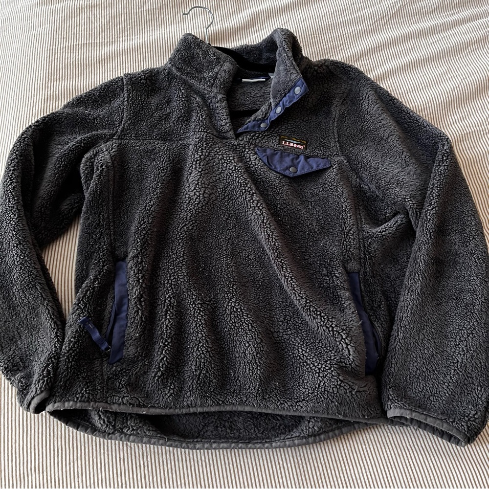 Gray Fleece Pullover with Navy Accents - Picture 1 of 4